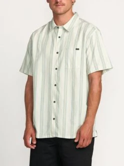 Sundays Jacquard Short Sleeve Buttondown Shirt(Billabong Sundays Jacquard Short Sleeve Buttondown Shirt Su25)