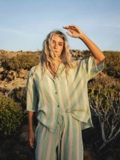 Beach Side YD Short Sleeve Buttondown Shirt(Billabong Beach Side Yd Short Sleeve Buttondown Shirt Women Sp25) 13 Beach Side YD Short Sleeve Buttondown Shirt(Billabong Beach Side Yd Short Sleeve Buttondown Shirt Women Sp25) -ThinkEmpire Shop 24B041508 IGN L