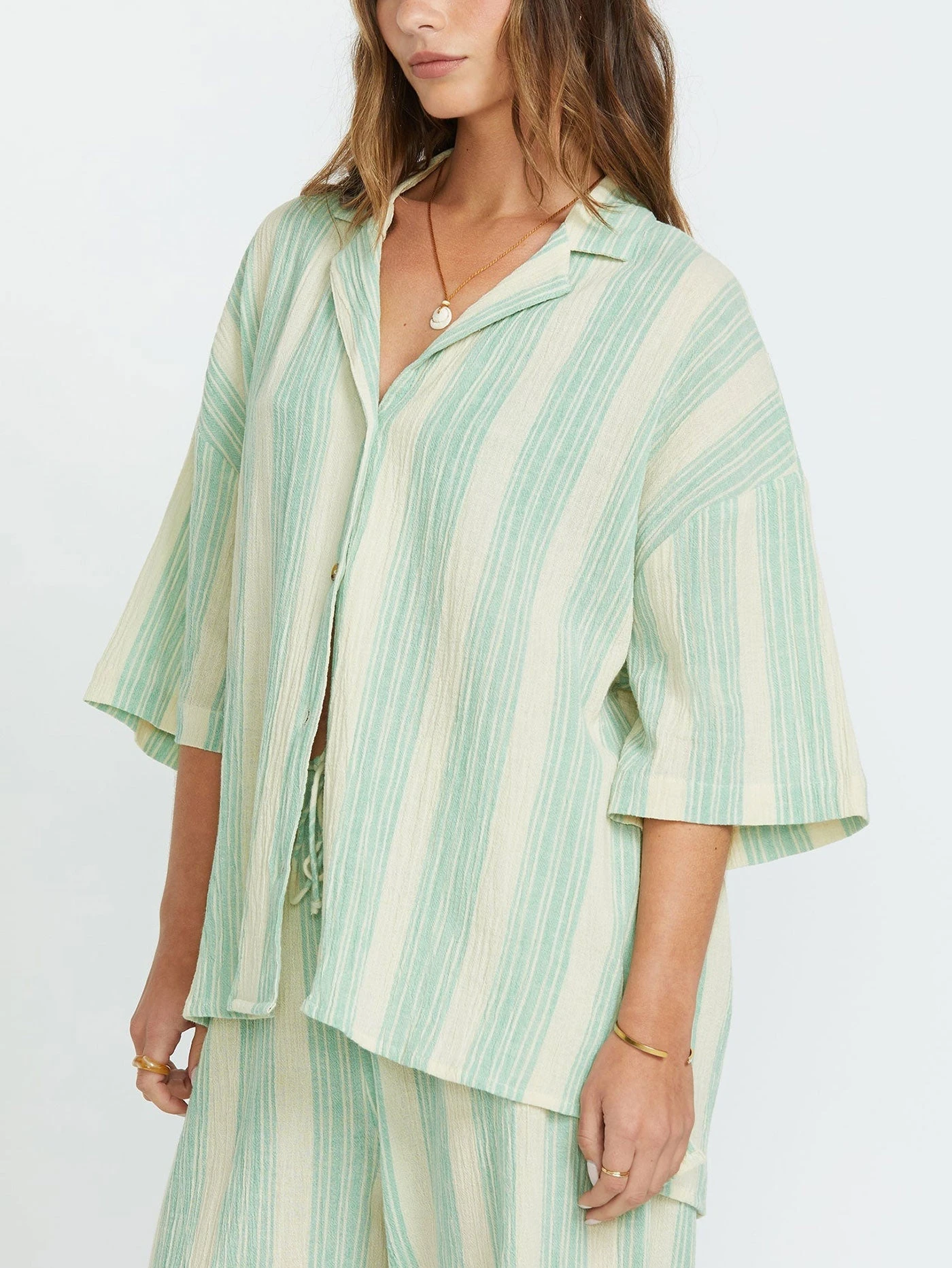 Beach Side YD Short Sleeve Buttondown Shirt(Billabong Beach Side Yd Short Sleeve Buttondown Shirt Women Sp25) 4 Beach Side YD Short Sleeve Buttondown Shirt(Billabong Beach Side Yd Short Sleeve Buttondown Shirt Women Sp25) - Image 4