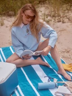 Trio Surfers Sweater(Girl Crush Trio Surfers Sweater Fa25) -ThinkEmpire Shop 25 07 23 GirlCrushGang byDSSANCH 9