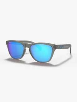 Frogskins XS Matte Grey Ink Prizm Sapphire Sunglasses (Kids)(Oakley Frogskins Xs Matte Grey Ink Prizm Sapphire Sunglasses Kids)