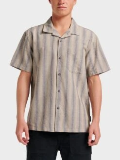 Oxford Stripe Casual Short Sleeve Buttondown Shirt(Quiksilver Oxford Strop Casual Short Sleeve Buttondown Shirt Fa25)