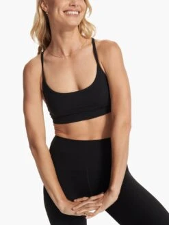 All The Feels Bra Tank Top(Vuori All The Feels Bra Tank Top Co) -ThinkEmpire Shop VW1099BLK FA23 W ECOMM sportsbra 1